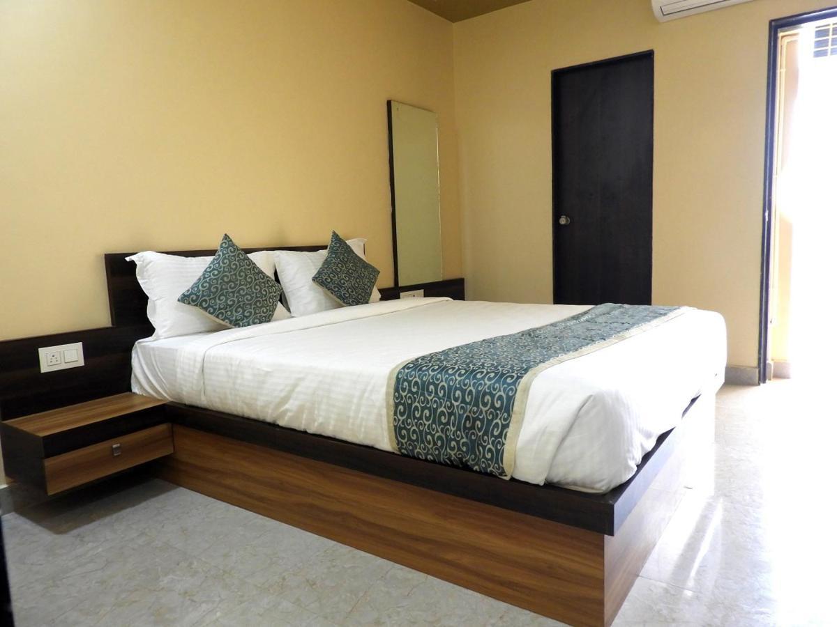 Hotel Somnath Daksh Somnāth Екстериор снимка
