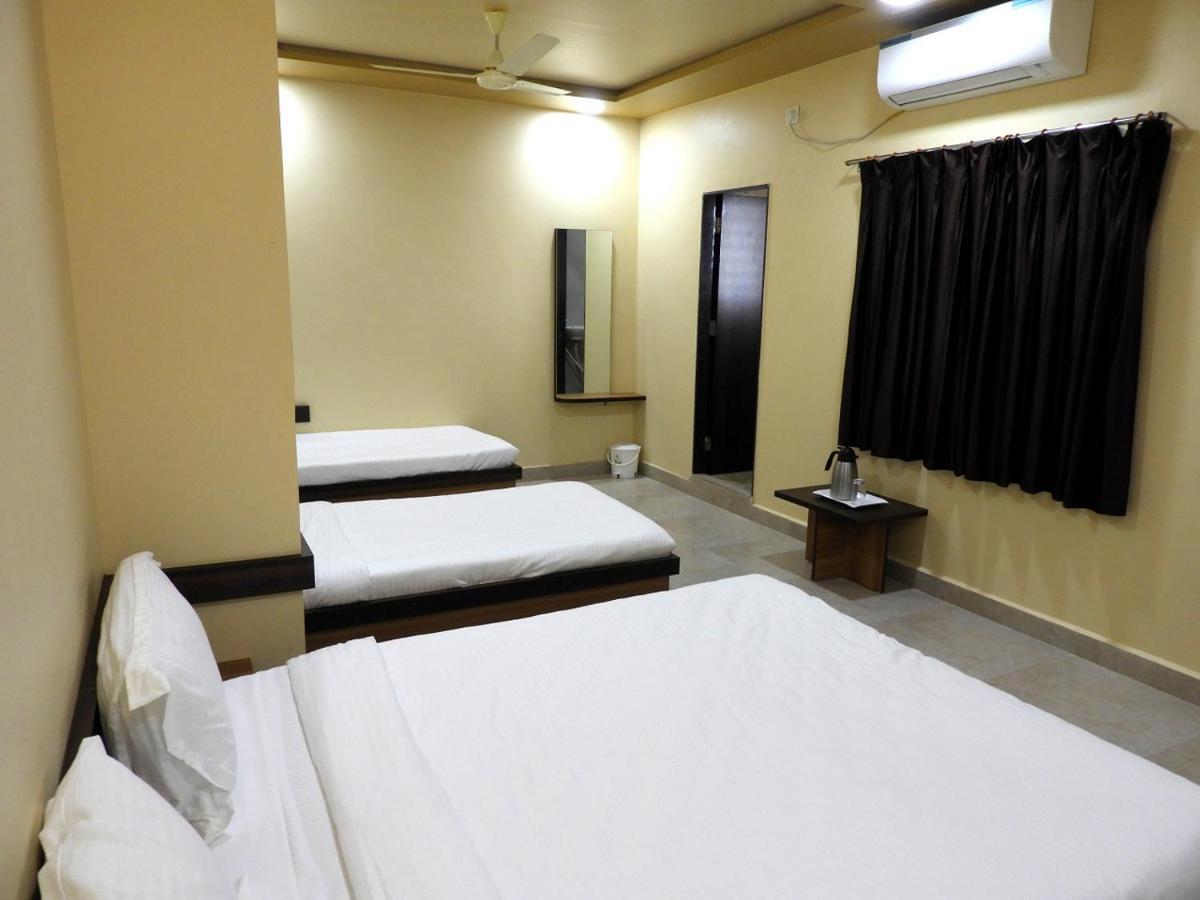 Hotel Somnath Daksh Somnāth Екстериор снимка