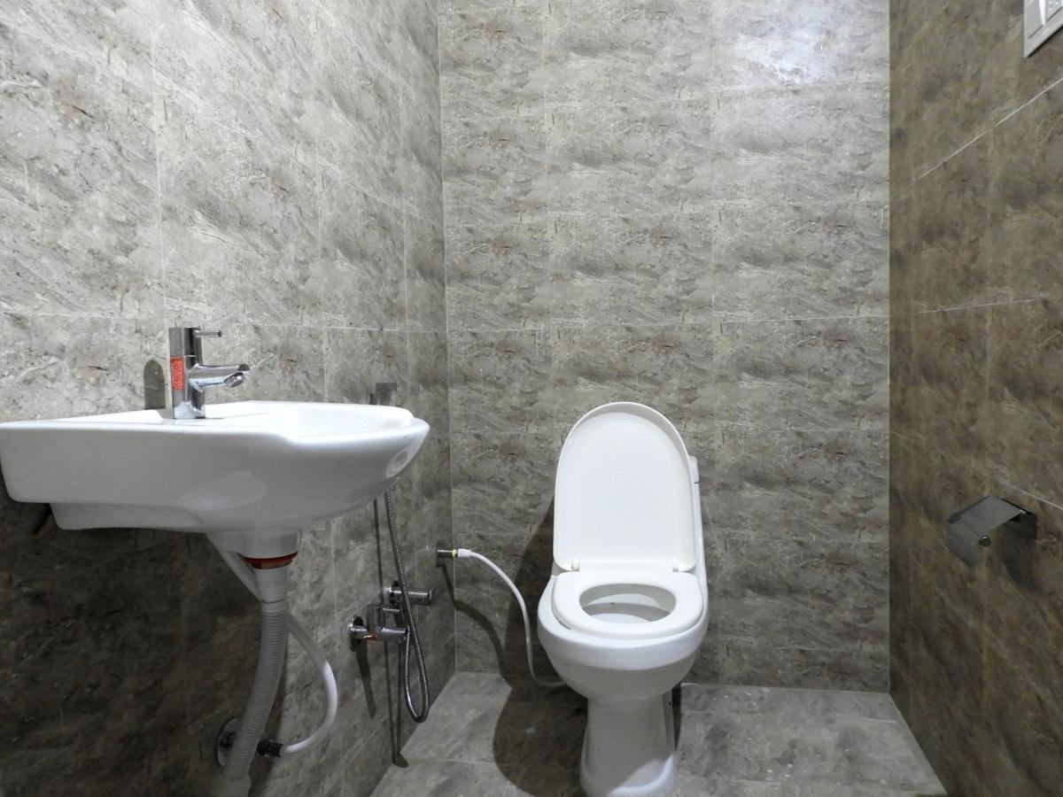Hotel Somnath Daksh Somnāth Екстериор снимка
